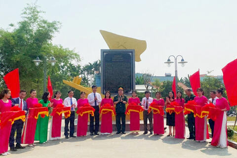 UBND Thị xã Điện Bàn khánh thành Công viên di tích Địa điểm chiến thắng đồn Ngũ Giáp , Khối phố Phong Ngũ, Phường Điện Thắng Nam.